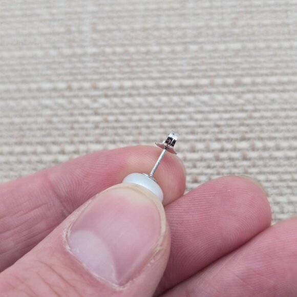 Sterling Silver Bright White Pearl Stud Earrings A4398 - Picture 3 of 5